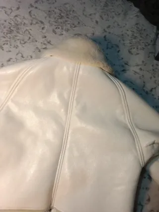 Cazadora cuero efecto piel mujer