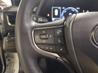 Lexus UX 2.0 300h UX Plus