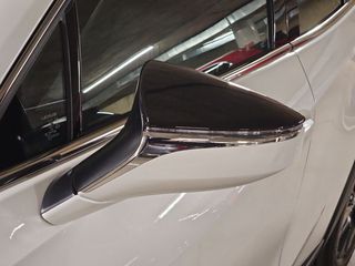 Lexus UX 2.0 300h UX Plus