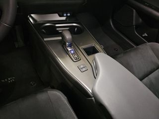 Lexus UX 2.0 300h UX Plus