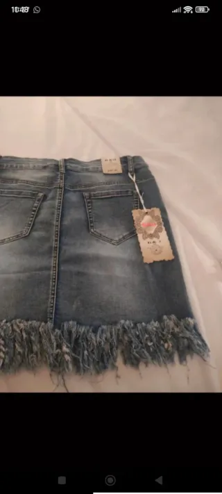 Falda vaquera con flecos