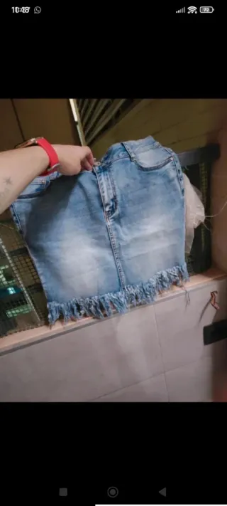 Falda vaquera con flecos