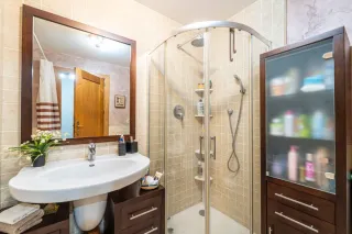 Muebles de baño madera y cristal