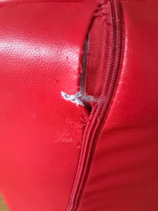 Sillón y reposapiés polipiel rojo