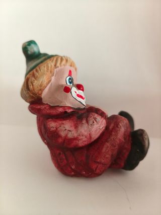 Statuina pagliaccio suonatore chitarra