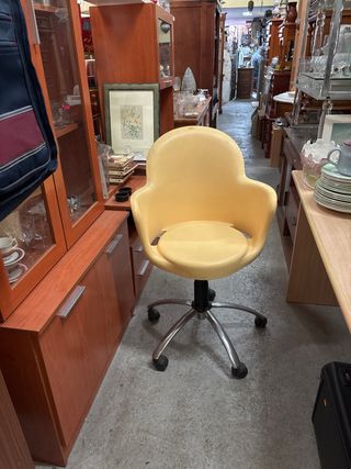 Silla de escritorio giratoria amarilla