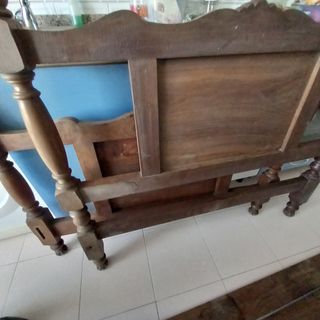 Cama de madera castaño 105 cm