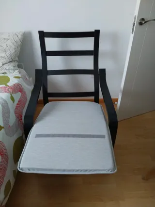 Silla Ikea gris y Negra