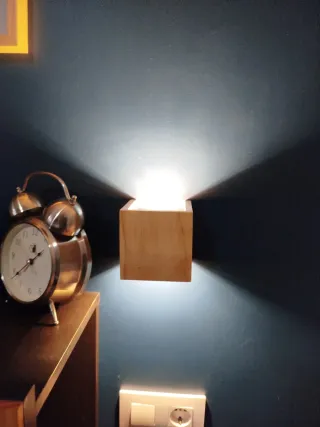 2 Apliques de pared luz cálida madera