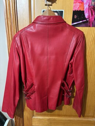 Chaqueta piel roja