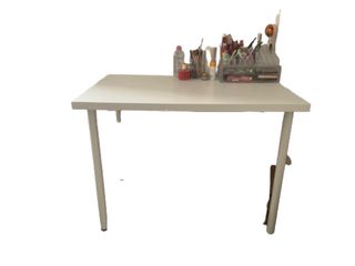 Mesa de escritorio blanca