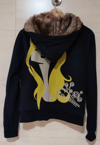 Chaqueta Polar Negra con Capucha Forrada de CUSTO