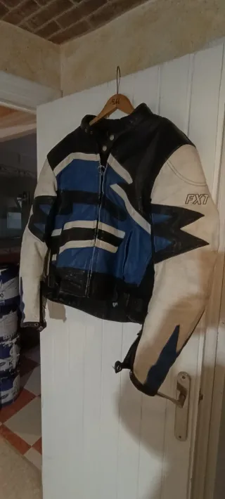 Chaqueta de moto de cuero
