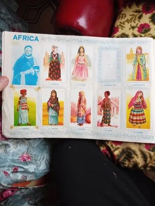 Álbum Maga Trajes Típicos del Mundo