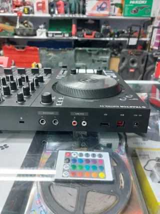 Controlador DJ Traktor Kontrol S3