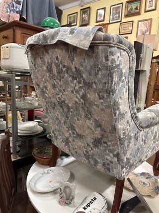 Sillón tapizado tela gris y beige