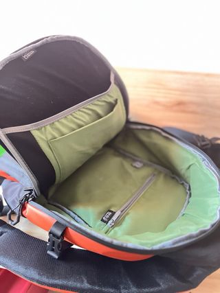 Mochila Stivibags Antirrobo negro Naranja