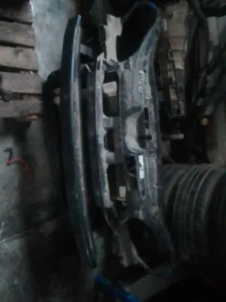 Frontal VW Polo con radiadores