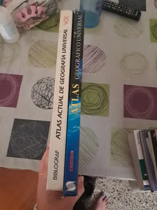 Lote de 2 libros Atlas de Geografía universal