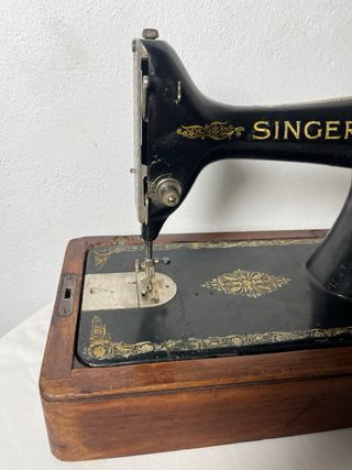 Máquina de coser Singer antigua