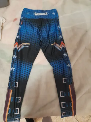 Conjunto Malla XS y Sujetador M Superhéroes