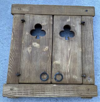 Finestrella decorativa in legno intaglio fiori