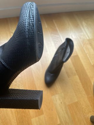 Botines de tacón negros