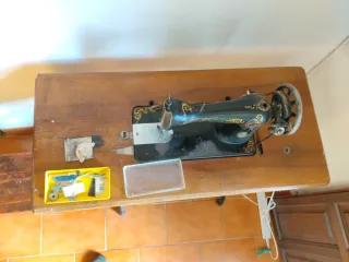 Máquina de coser Singer antigua