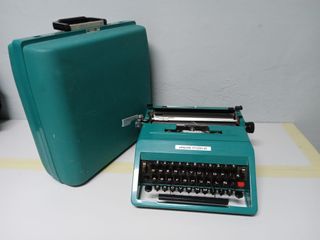 Máquina de escribir Olivetti Studio 45