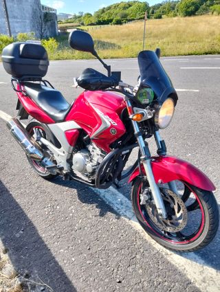 Yamaha YBR 250 Roja