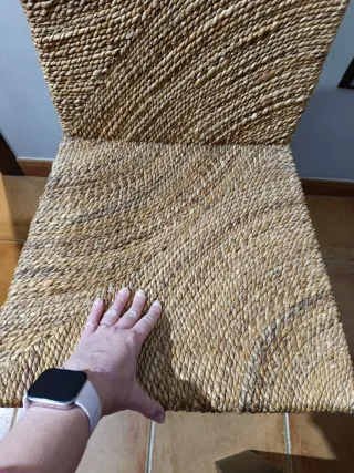 Conjunto mesa y sillas comedor madera y ratan