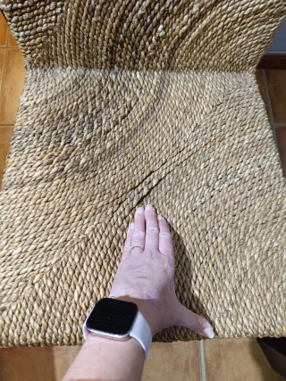 Conjunto mesa y sillas comedor madera y ratan