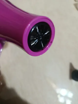 Secador de pelo morado