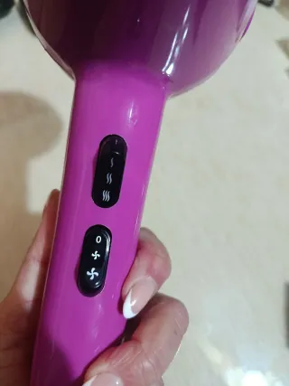 Secador de pelo morado