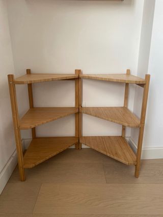 Espejo y Estanterías de Madera Ikea