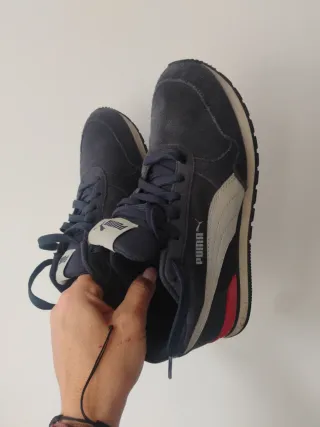 Zapatillas Puma niño azul marino y rojas
