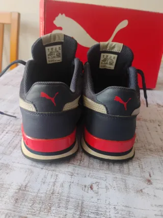 Zapatillas Puma niño azul marino y rojas