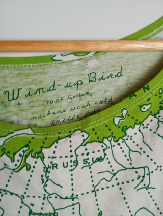 Blusa con estampado de mapa