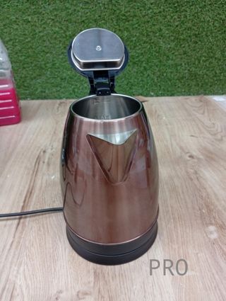 Hagen - Hervidor eléctrico compacto de acero inoxidable.