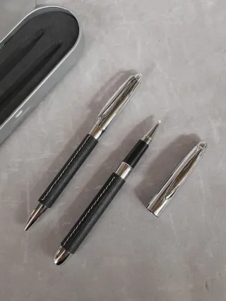Set de Bolígrafo y roller en estuche a estrenar