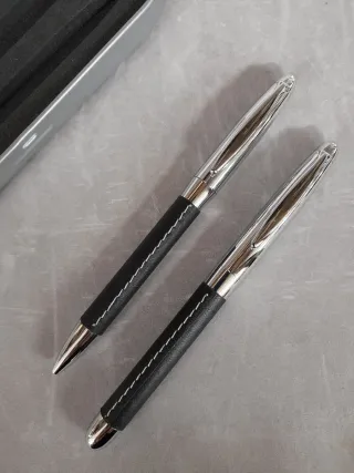 Set de Bolígrafo y roller en estuche a estrenar