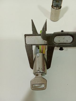 Manetas y bombines coche clásico cromados