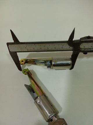 Manetas y bombines coche clásico cromados