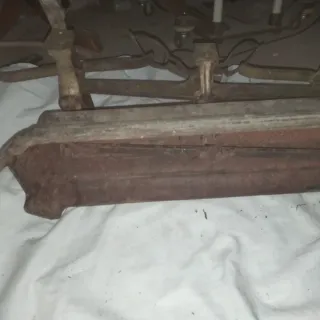 Báscula antigua de hierro