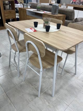 NUEVO!! CONJUNTO MESA Y SILLAS EN OFERTA