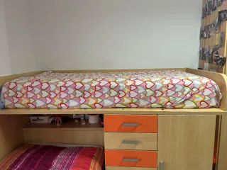 Litera y estructura de cama madera