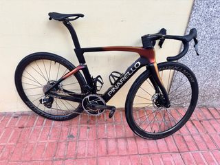 Pinarello Dogma F 2025