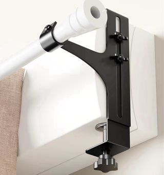 Soporte metálico para barra de cortina