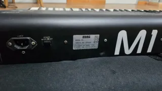 Teclado Korg M1