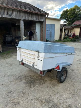 Remolque con caja